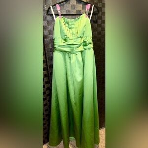 David's Bridal Lime Green Strapless Gown – Size 16 (Style 84066)